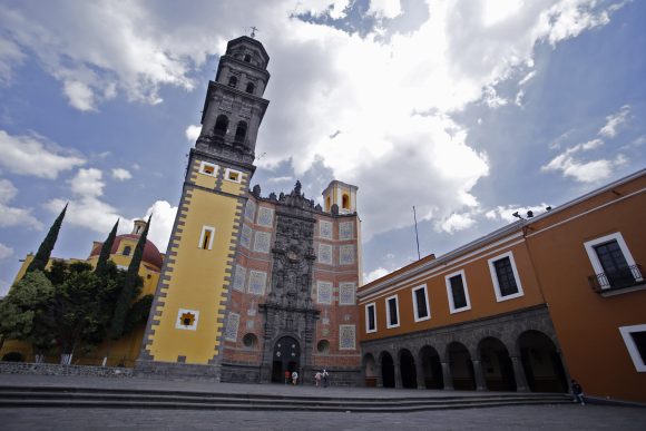 VISITA A LAS 7 CASAS Poblanos realizan la tradicional Visita a las Siete Casas