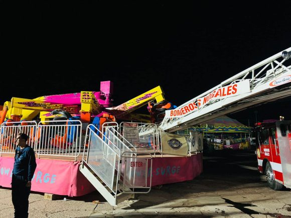 Juego mecánico se desploma en la feria de Nogales, Sonora; hay 3 heridos