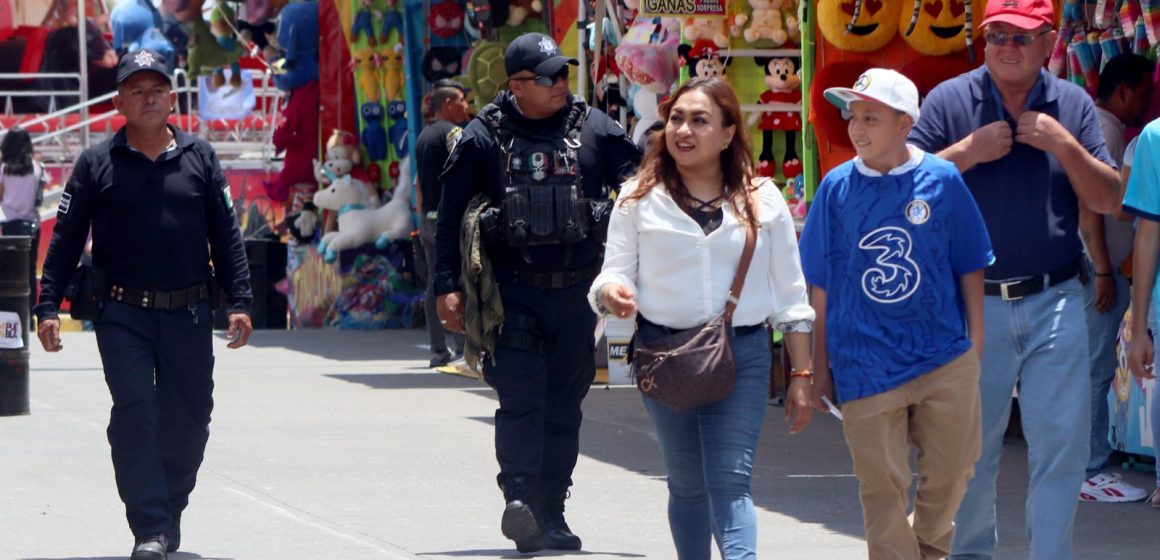Detienen a revendedores en la Feria de Puebla