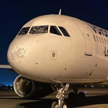 Tormenta rompe parabrisas de avión que volaba de Tijuana a Monterrey; el vuelo fue desviado