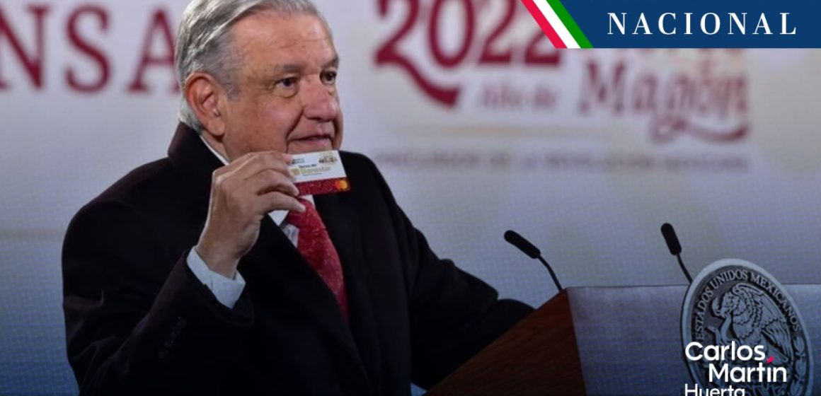 AMLO presenta declaración patrimonial; cobra pensión del Bienestar