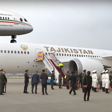 Presidente de Tayikistán estrena avión presidencial que compró a México y realiza su primer viaje