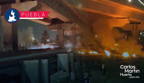 Bloquean autopista México-Puebla en la madrugada por secuestro de jóvenes