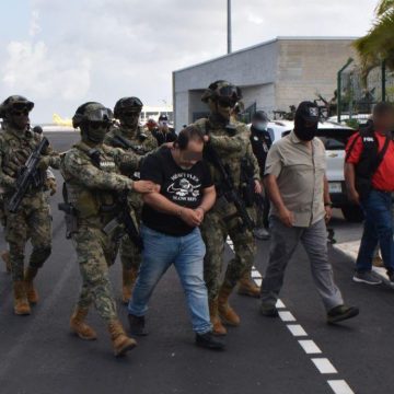 Detienen a “El 15” jefe de plaza de “Los Chapitos” en Cancún