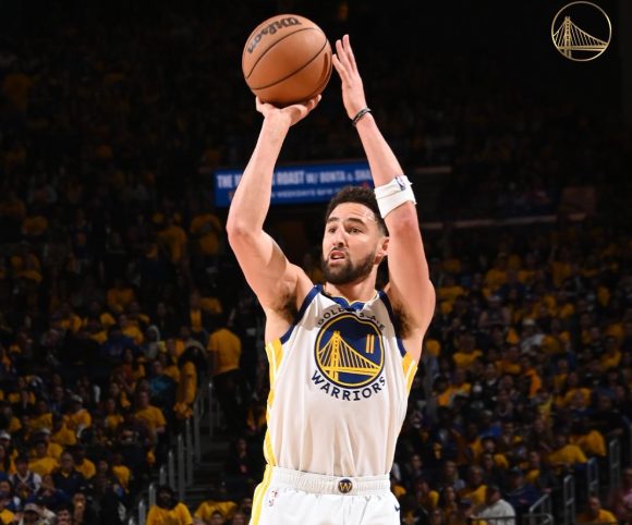 Los Warriors aplastan a los Lakers y empatan la semifinal del Oeste