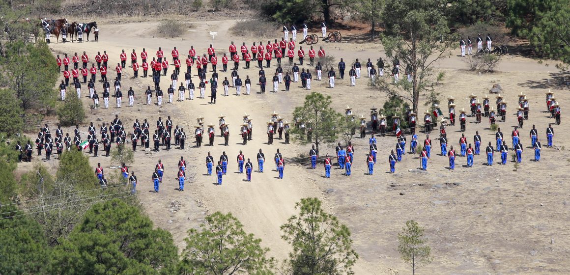 Participan más de 2 mil militares en la escenificación de la batalla del 5 de Mayo