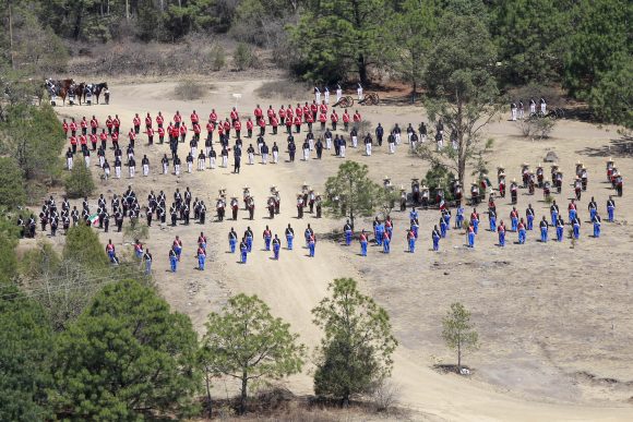 Participan más de 2 mil militares en la escenificación de la batalla del 5 de Mayo