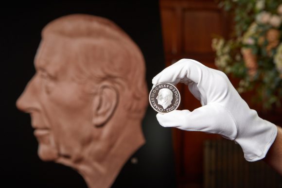 Monedas en Reino Unido tras coronación de Carlos III