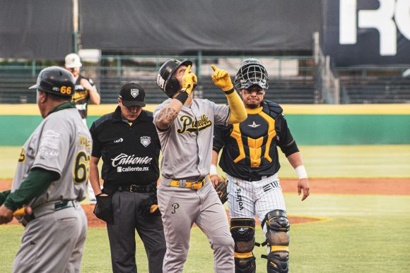 Los Pericos superaron a los Rieleros y amarraron la serie de visitantes