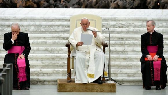 Papa Francisco retoma agenda tras fiebre