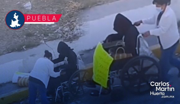 Pareja finge enfermedad para pedir dinero en la Recta a Cholula