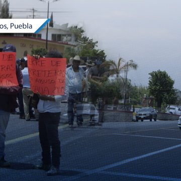Pobladores de La Galarza en Izúcar protestan contra cateos de la FGE