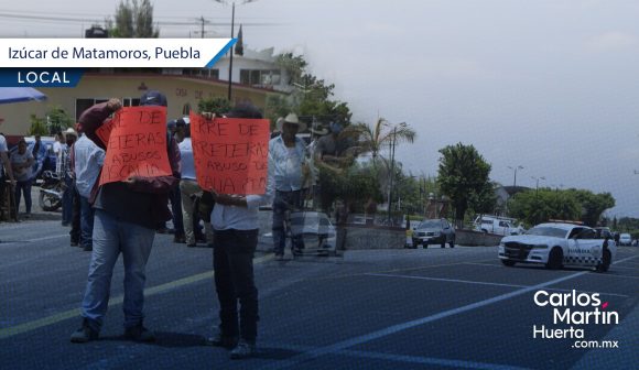 Protesta Izúcar - cateos (1) Pobladores de La Galarza en Izúcar protestan contra cateos de la FGE