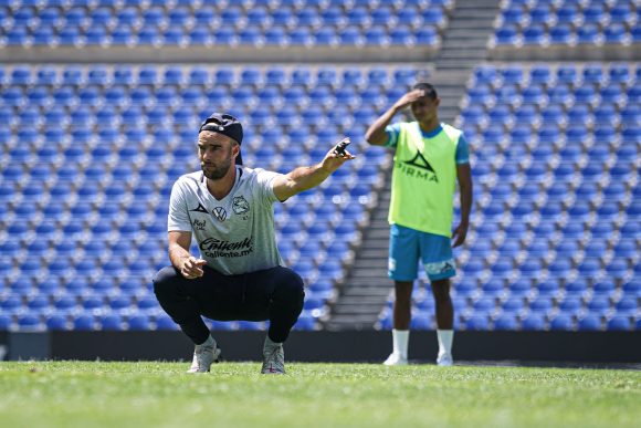 Eduardo Arce espera duelo parejo ante los Tigres; el Puebla deberá ser inteligente