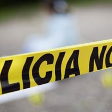 Tiran cadáver de un hombre con el rostro desfigurado en Huixcolotla