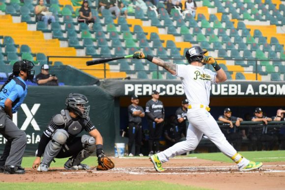 Yoimer Camacho hace historia al tirar sin hit y carrera