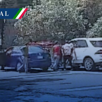 Portada Captan presunto secuestro en la carretera México-Cuernavaca; todo en menos de un minuto CMH Captan presunto secuestro en la carretera México-Cuernavaca; todo en menos de un minuto