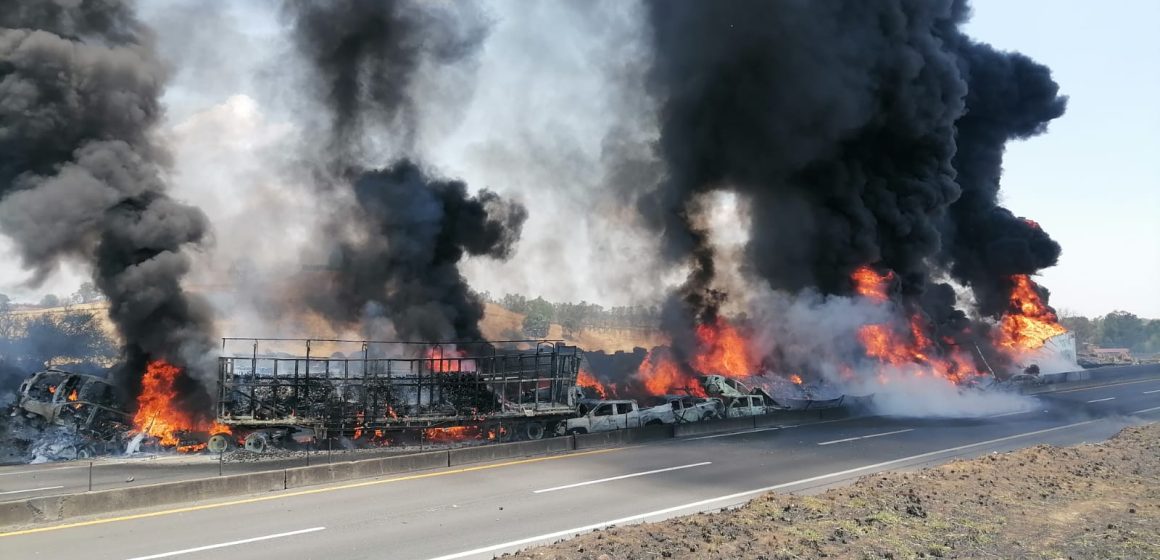 Hay cinco muertos y 14 heridos por choque múltiple en la autopista Zapotlanejo – Lagos de Moreno