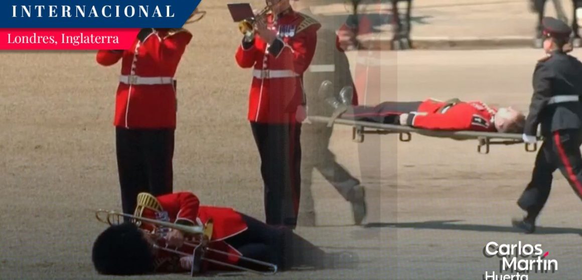 (VIDEO) Guardias reales se desmayan por intenso calor en Londres  