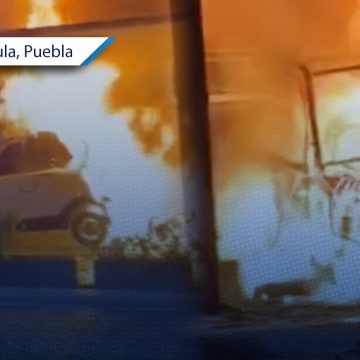 Auto eléctrico se incendia en San Pedro Cholula