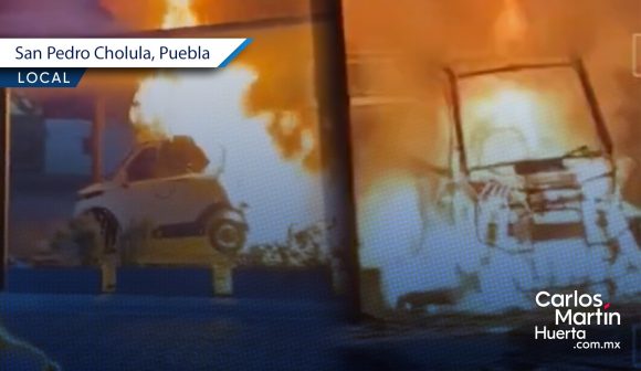 Auto eléctrico se incendia en San Pedro Cholula