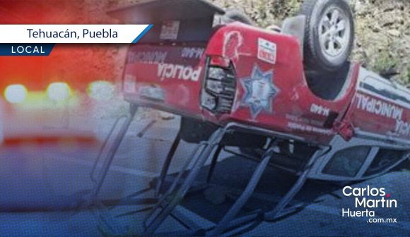 Portada Patrulla municipal de Tehuacán termina volteada en carretera; era nueva CMH Patrulla municipal de Tehuacán termina volteada en carretera; era nueva