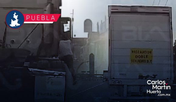 Evidencian en TikTok asalto a trailero frente al Arco de Seguridad de Huejotzingo