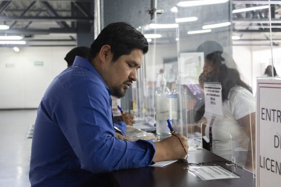 Amplía SMT periodo para descuento del 50% en expedición de licencias para transporte público