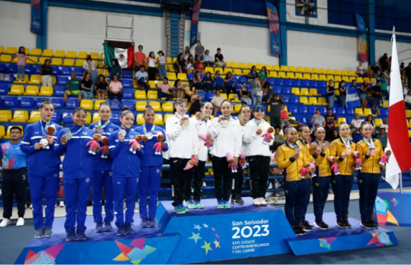 Oro para México en gimnasia artística femenina