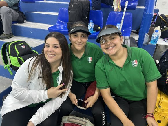 Equipo femenil de tiro deportivo gana medalla de oro en Centroamericanos