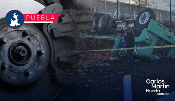 Portada Tras quedarse sin frenos, camión de carga se voltea en rampa de emergencia; conductor perdió la vida CMH Tras quedarse sin frenos, camión de carga se voltea en rampa de emergencia; conductor perdió la vida