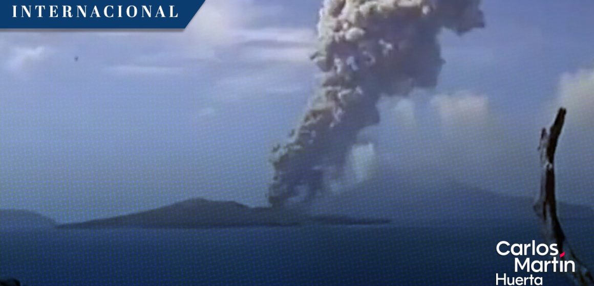 Volcán Anak Krakatoa entra en erupción en Indonesia