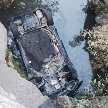 Muere joven al chocar y caer al río San Francisco