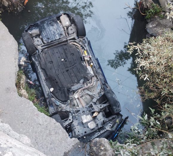 Muere joven al chocar y caer al río San Francisco