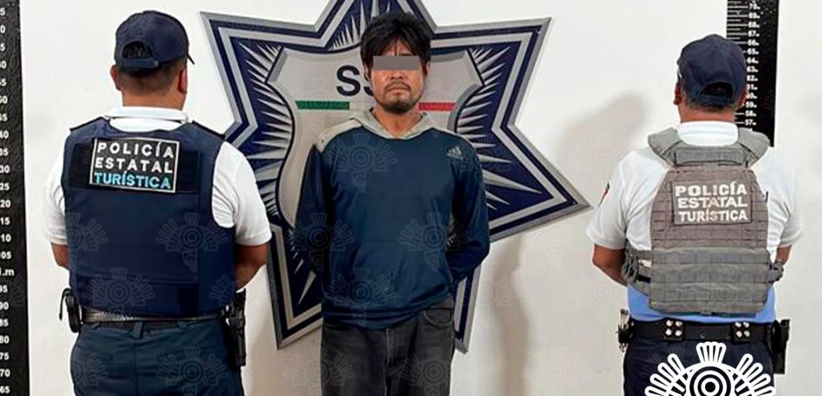 Detiene a hombre por robo de un equipo telefónico