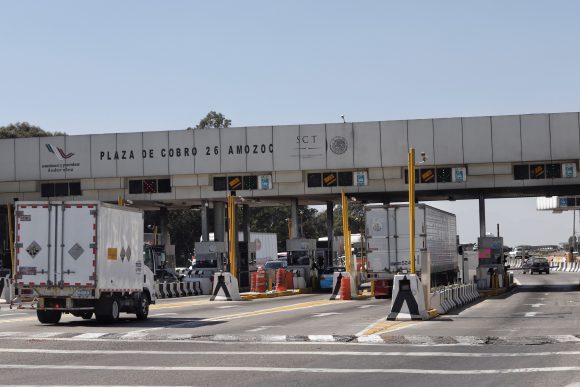 amozoc-caseta-de-cobro-451885 Bloquean en Amozoc la federal a Tehuacán por falta de agua y transporte