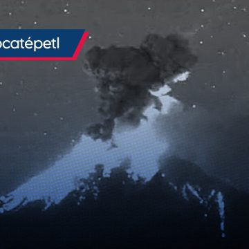 Fuerte explosión del volcán Popocatépetl la madrugada de este sábado