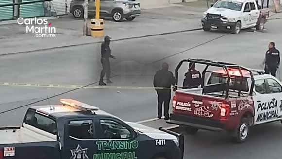 Balacera deja cuatro muertos frente al bar Pinochos; tres policías estatales heridos