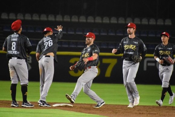 Los Bravos se quedaron con la serie ante los Pericos en el Hermanos Serdán