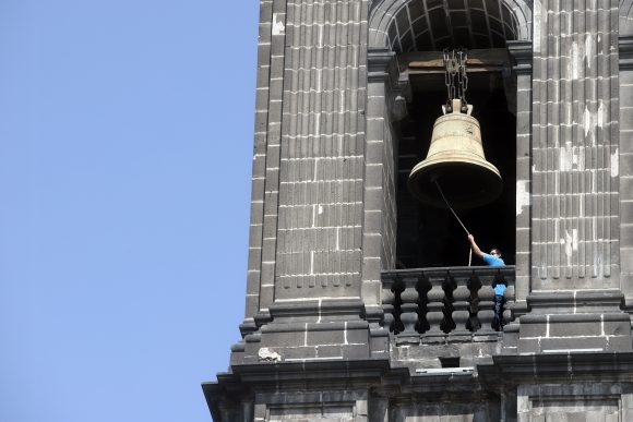 Repican las campanas en las iglesias de Puebla para exigir justicia por las víctimas de la violencia