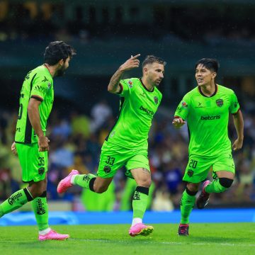 Los Bravos de Juárez le pegan al América en el Estadio Azteca