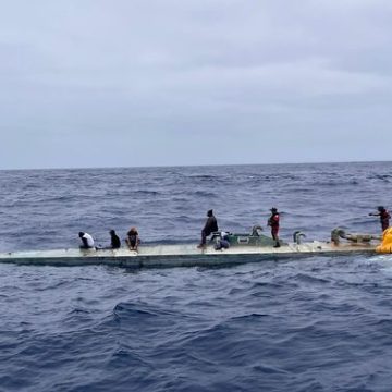 Marina asegura semisumergible con más de 3.5 toneladas de presunta cocaína en el Océano Pacífico
