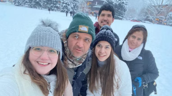Mexicanos que murieron tras el choque de helicóptero en el Everest