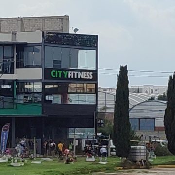 Lo ejecutan frente a un gimnasio en Cuautlancingo