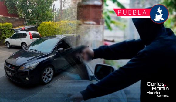 A punta de pistola, roban vehículo en Boulevard Forjadores