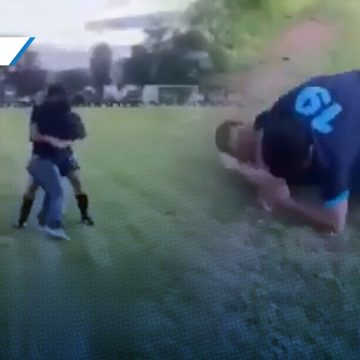 Alcalde de Tochtepec protagoniza pelea campal en partido de fútbol