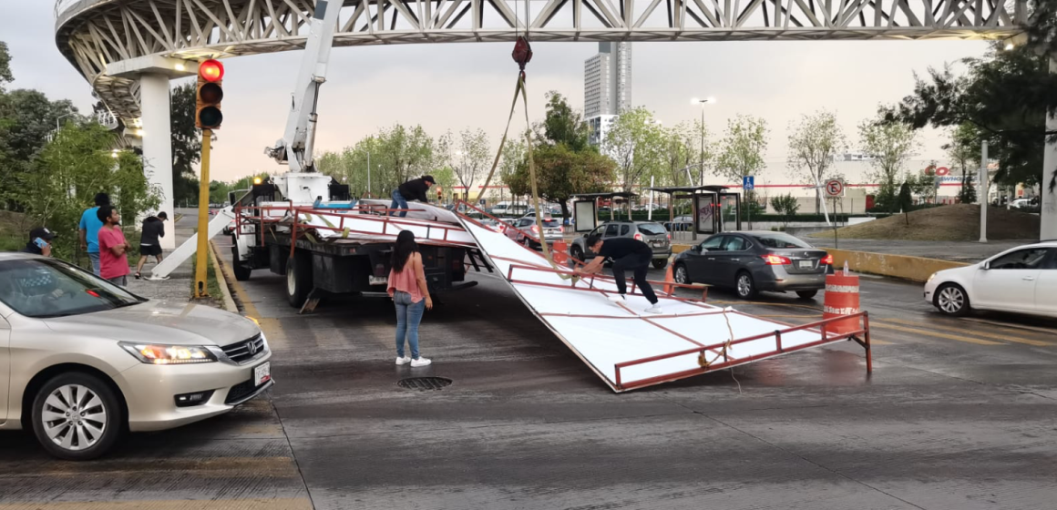 Retiran vallas publicitarias colocadas en ciclovías