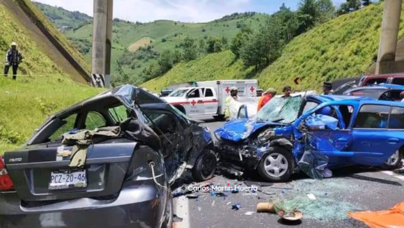 Seis personas pierden la vida en Huauchinango durante aparatoso choque