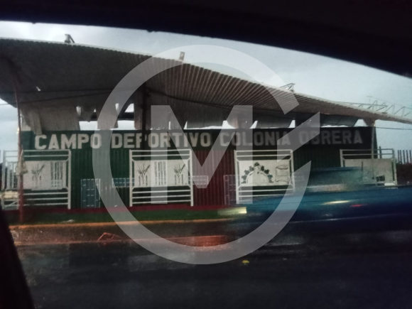 Diseño sin título (27) Ráfaga de viento y lluvia derribó techado de la Unidad Deportiva de Atencingo