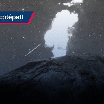 Estrella fugaz pasa junto a volcán Popocatépetl; aquí las imágenes